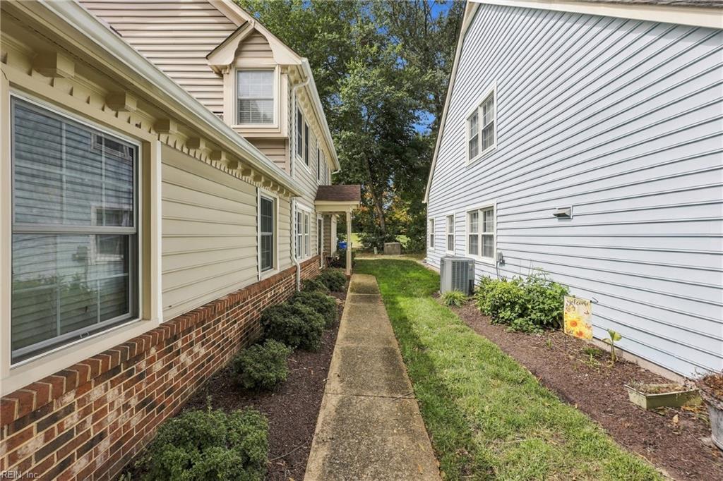 1005 Winged Foot Ct Property Photo 4