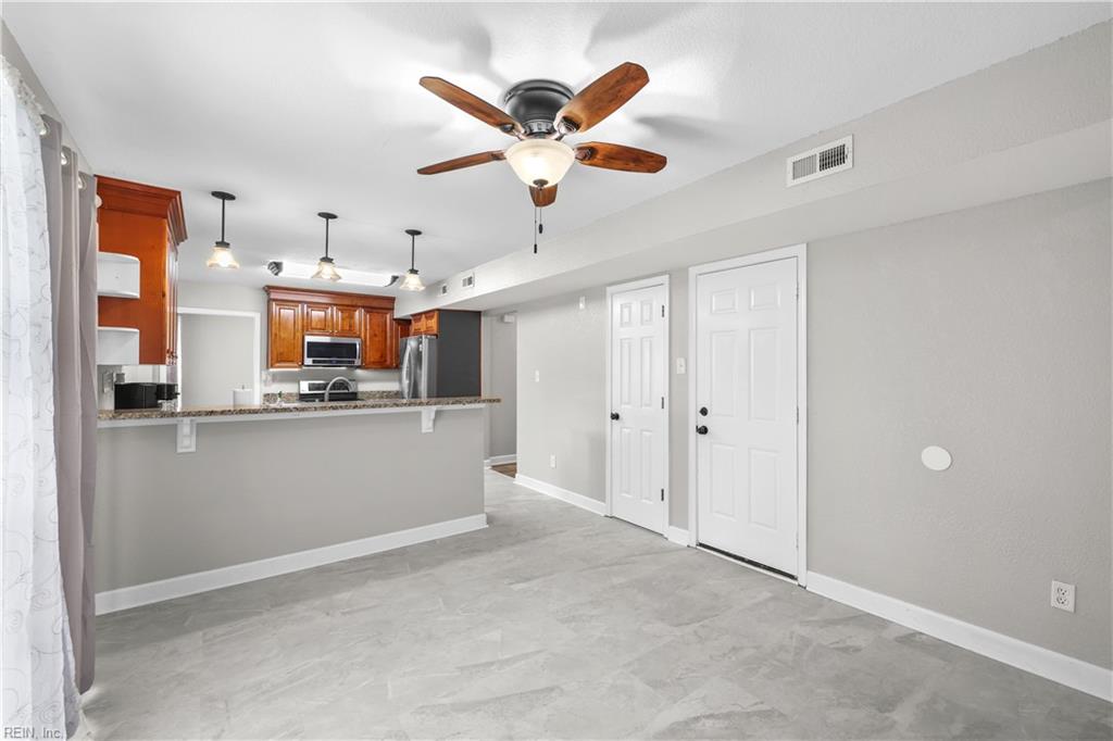3701 Gladstone Dr Property Photo 5
