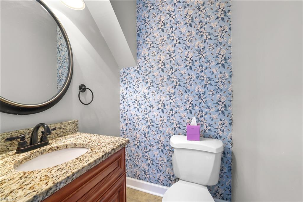 3701 Gladstone Dr Property Photo 25