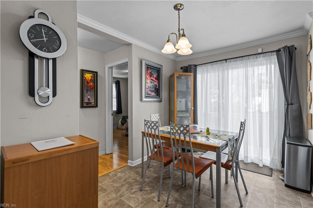 4752 Atterbury St Property Photo 4