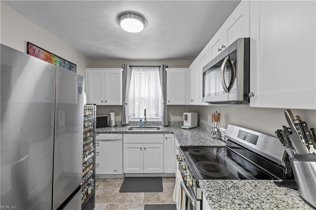 4752 Atterbury St Property Photo 6