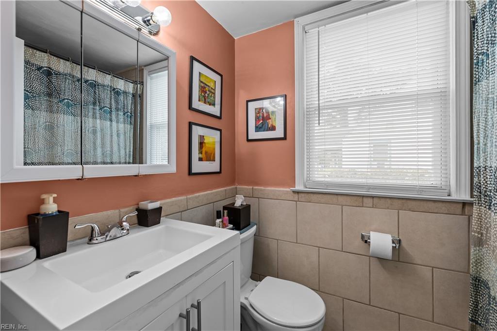4752 Atterbury St Property Photo 9