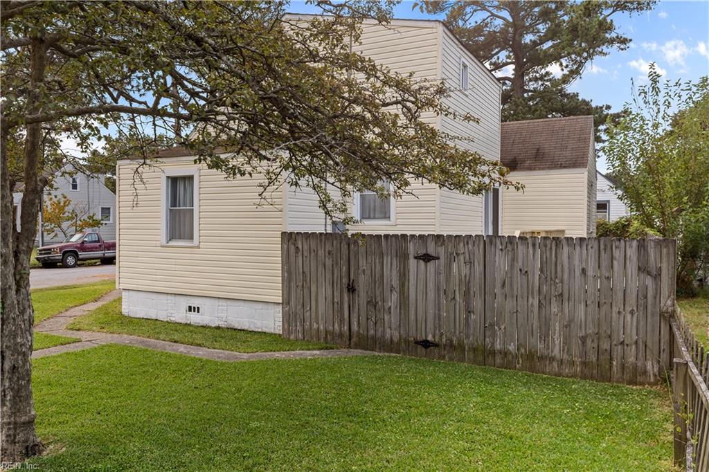 4752 Atterbury St Property Photo 23