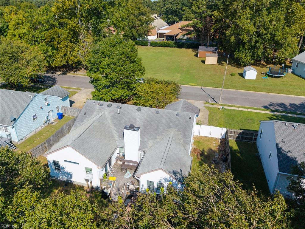 9 Baywood Ln Property Photo 3