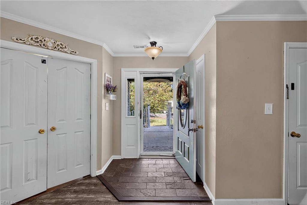 9 Baywood Ln Property Photo 6
