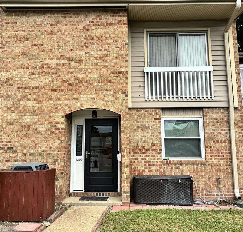 1303 Glyndon Dr Property Photo 1