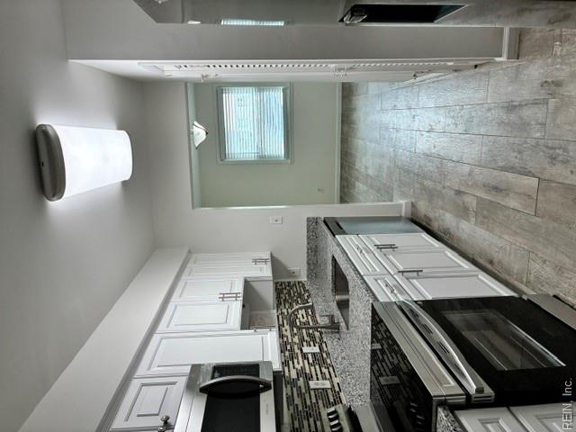 1303 Glyndon Dr Property Photo 5