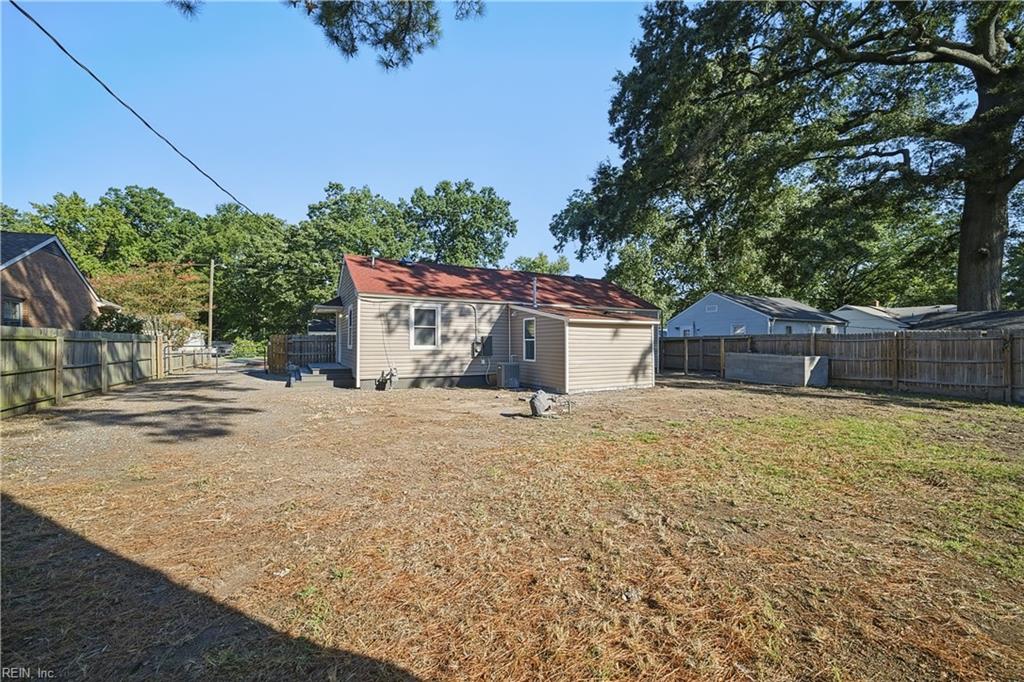 620 72nd St Property Photo 8
