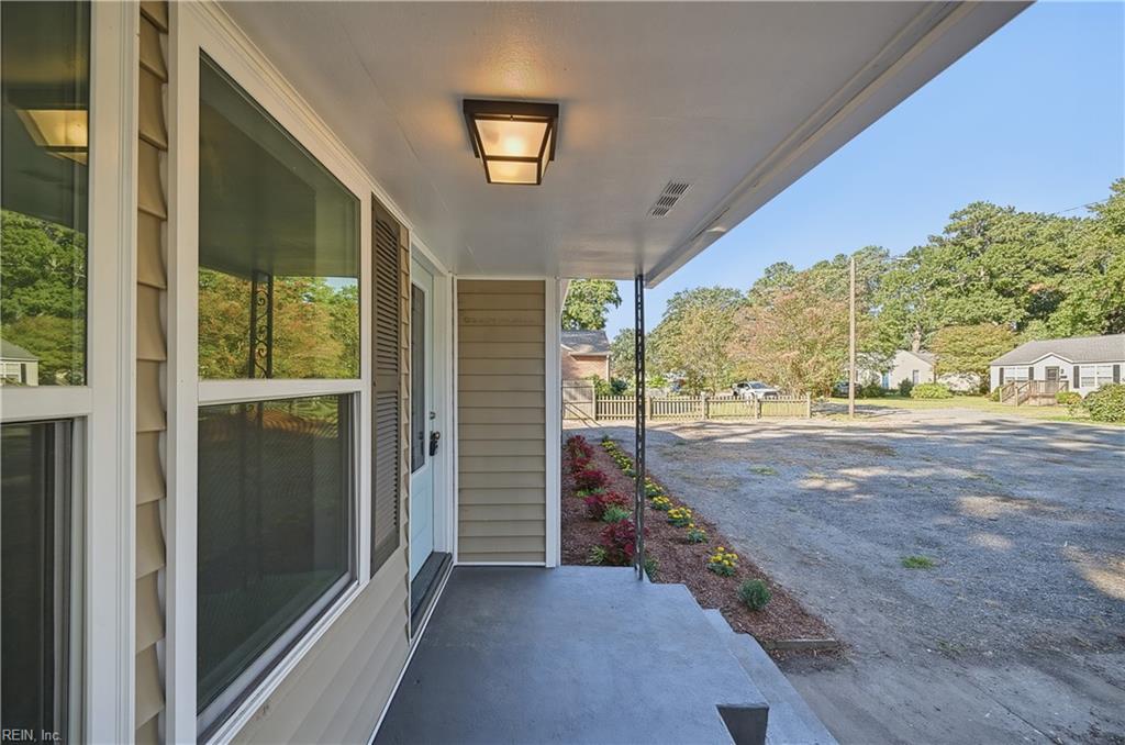 620 72nd St Property Photo 10