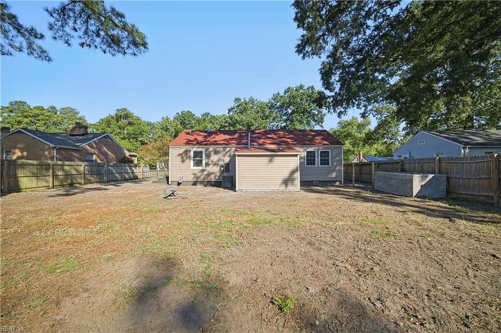 620 72nd St Property Photo 12