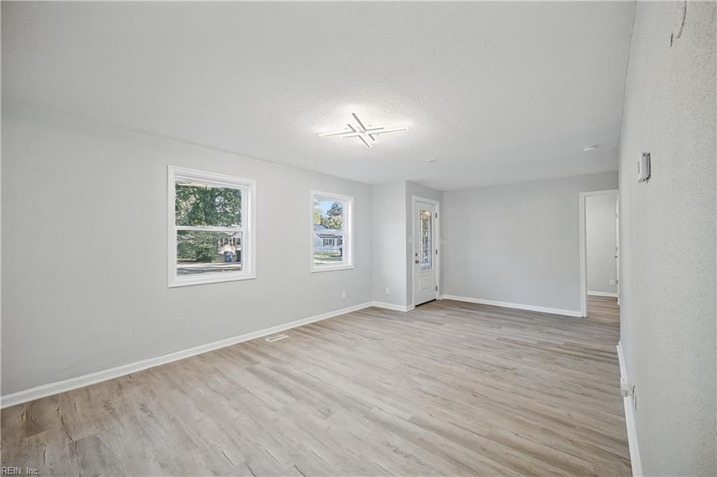 620 72nd St Property Photo 18