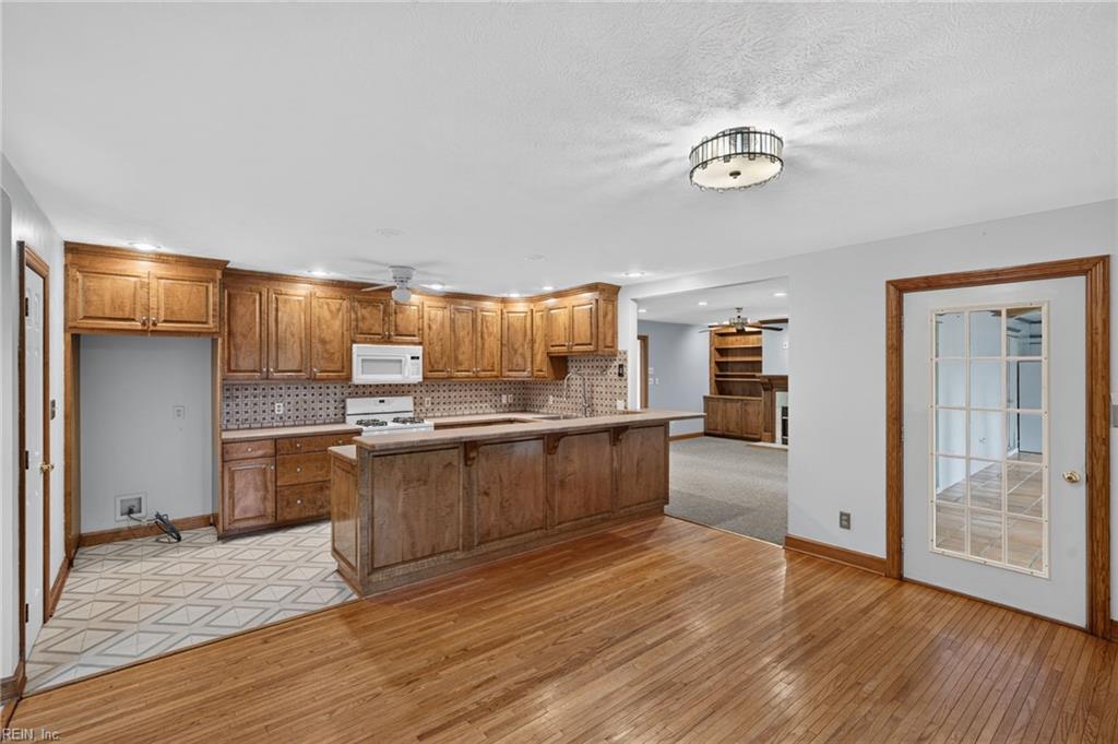 8139 Manor Dr Property Photo 16