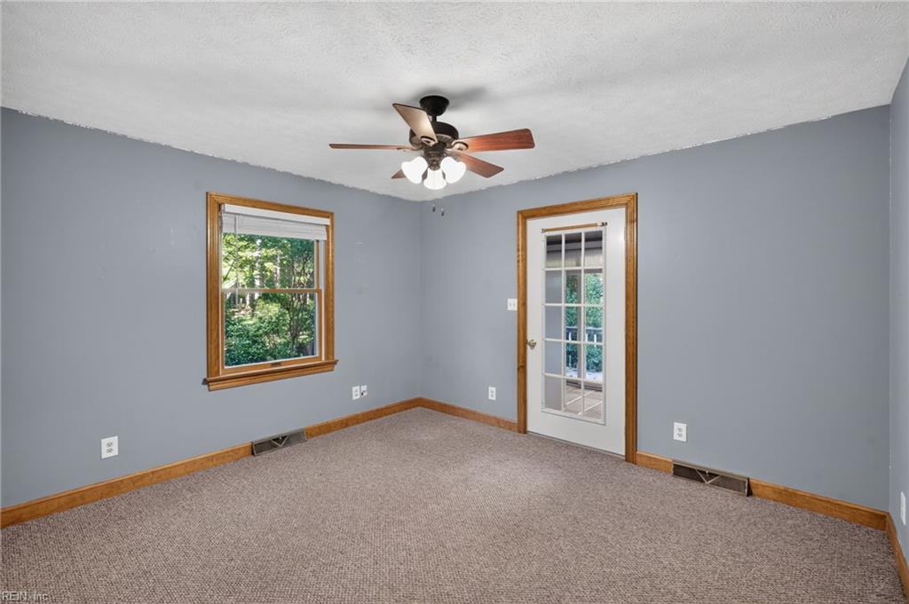 8139 Manor Dr Property Photo 25