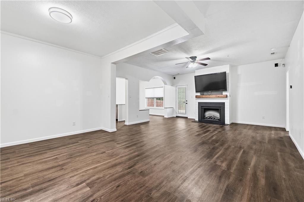 5008 James St Property Photo 4
