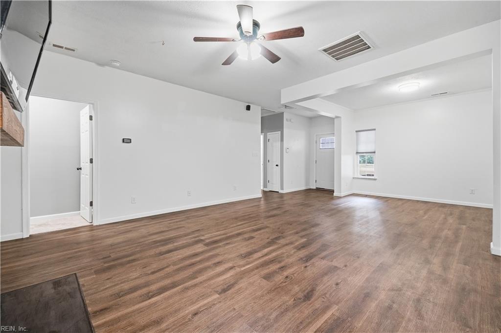 5008 James St Property Photo 6