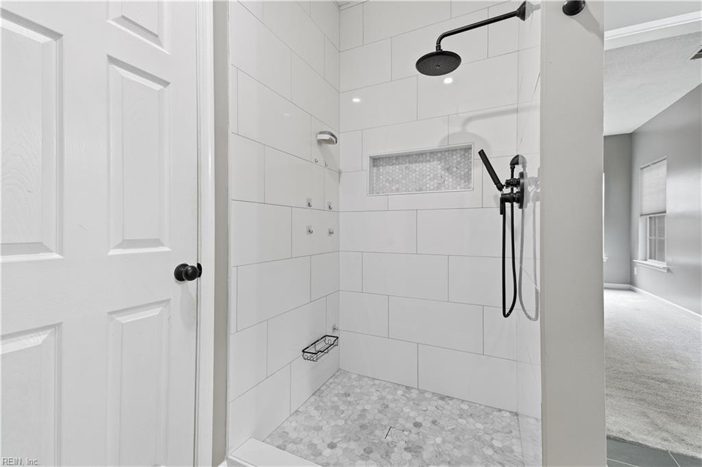 5008 James St Property Photo 13