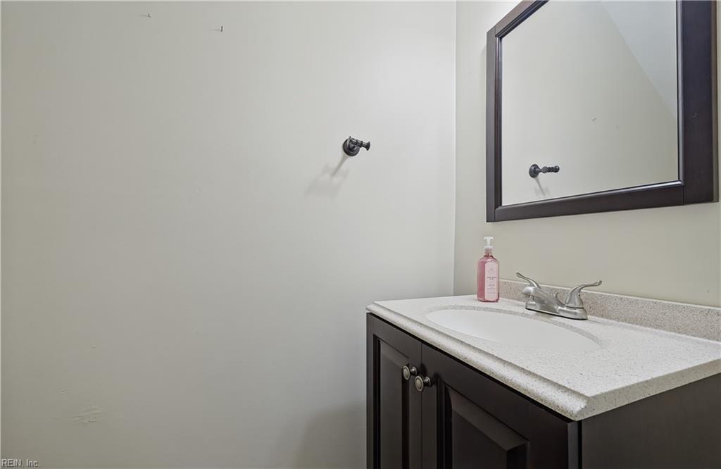 608 Guy Ln Property Photo 12