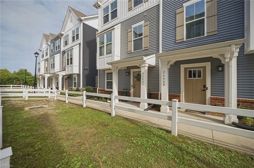 2688 Azalea Garden Rd Property Photo 3