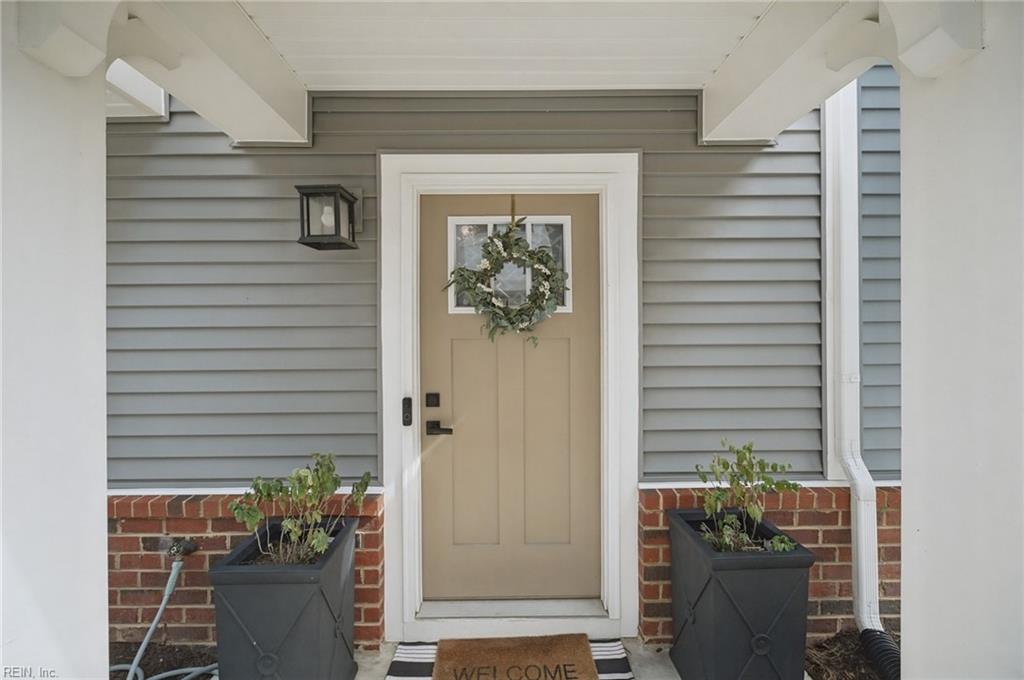 2688 Azalea Garden Rd Property Photo 5