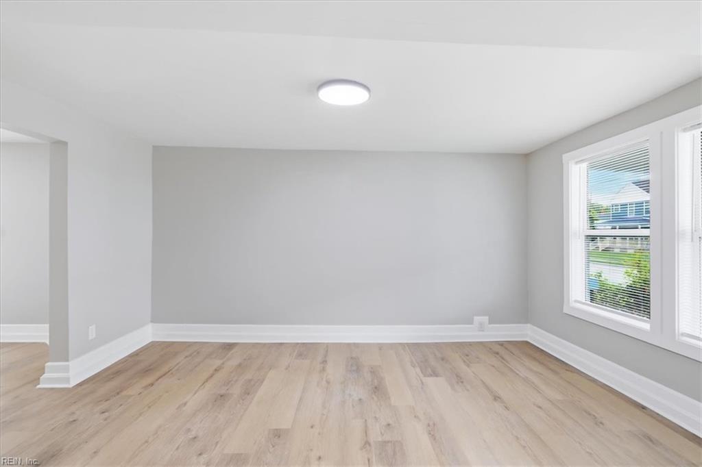 1227 31st St Property Photo 5