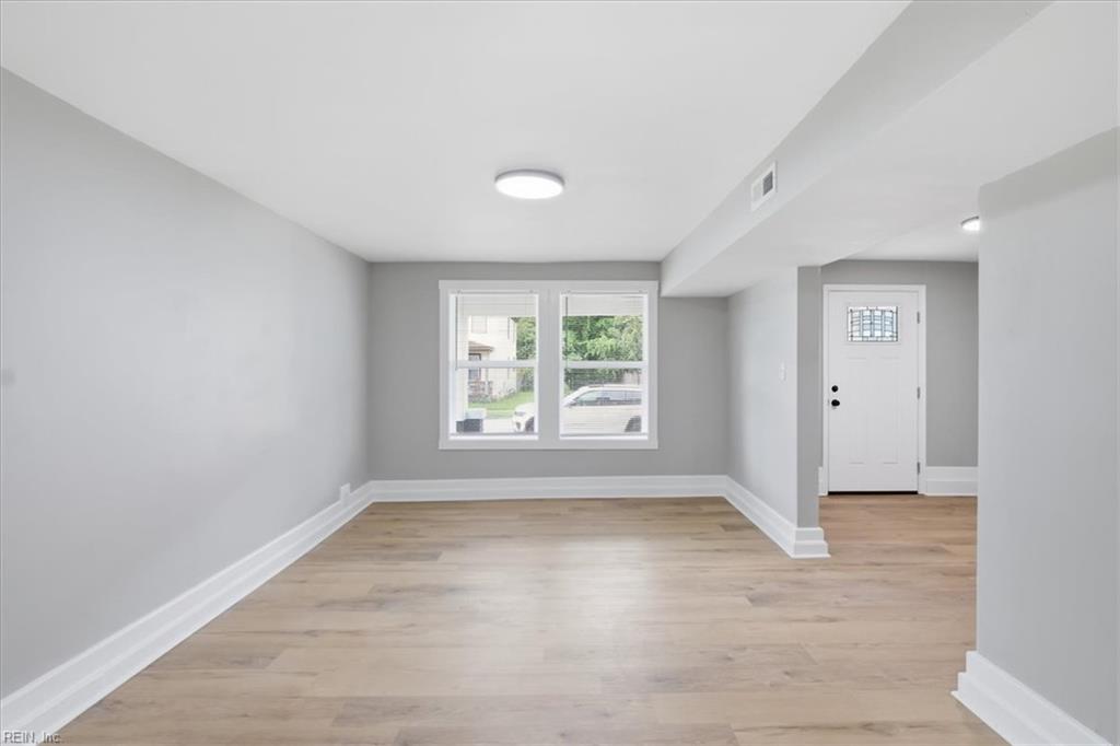 1227 31st St Property Photo 6