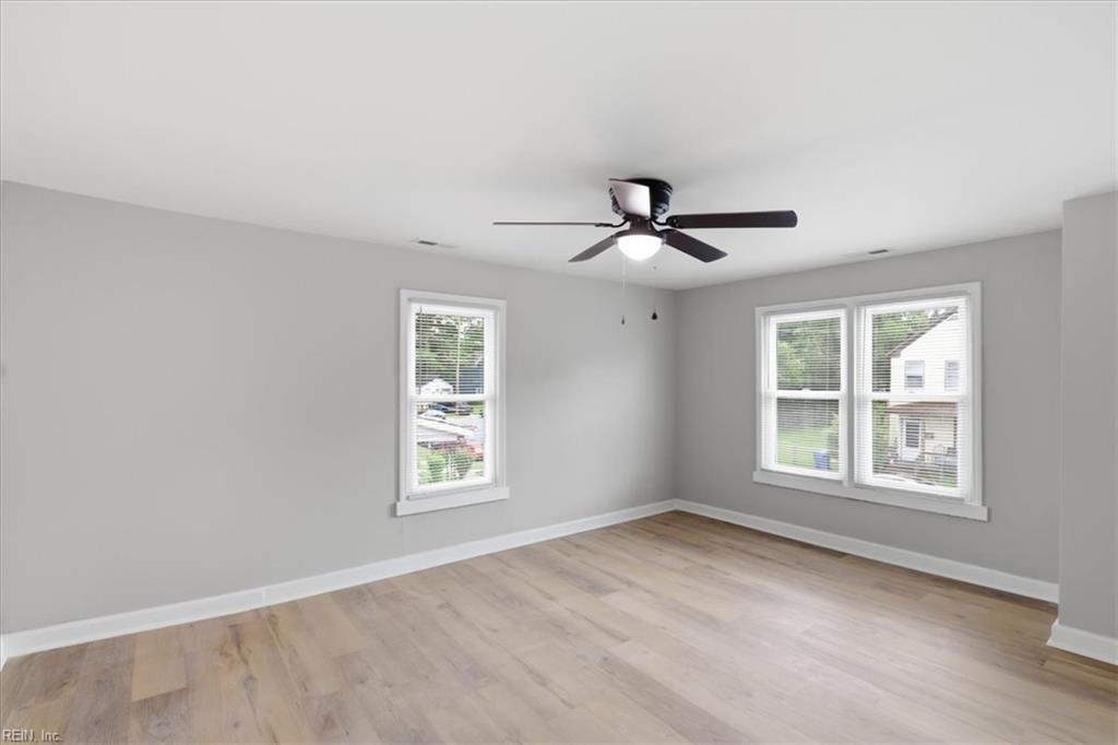 1227 31st St Property Photo 13