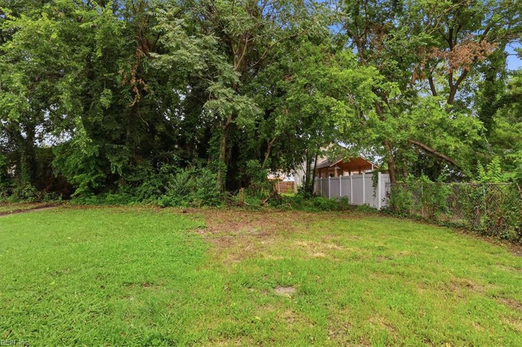 1227 31st St Property Photo 20