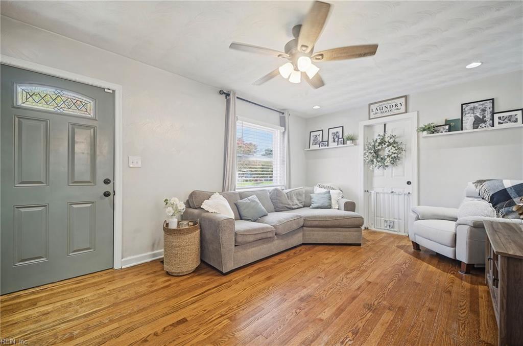 8509 Delano St Property Photo 5