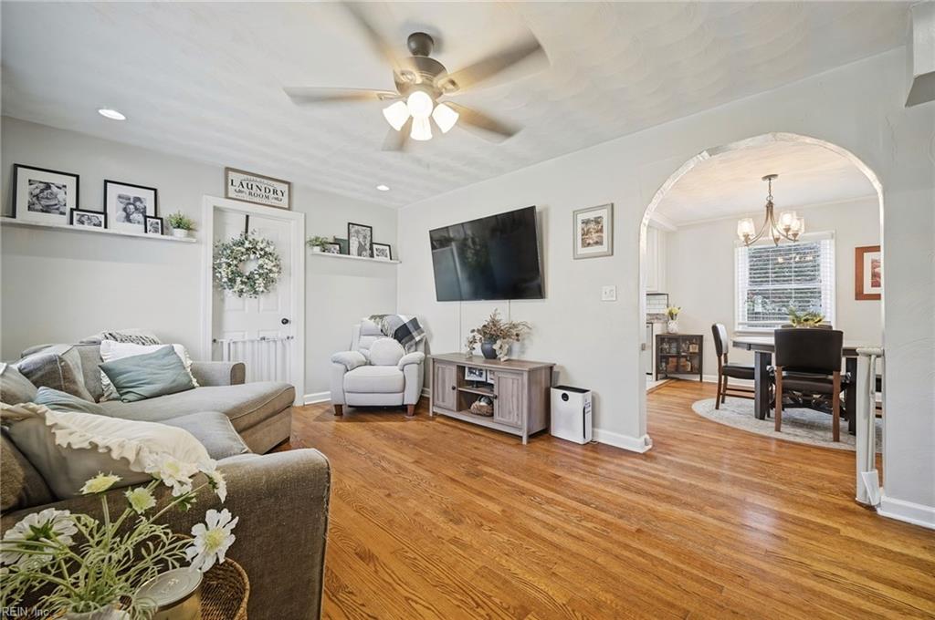8509 Delano St Property Photo 6