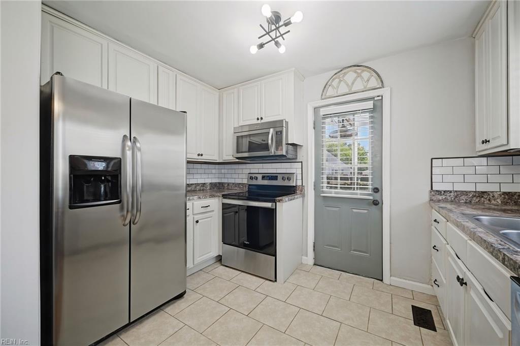8509 Delano St Property Photo 10