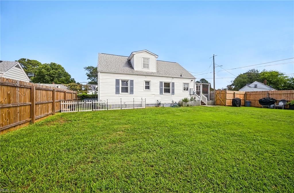8509 Delano St Property Photo 33