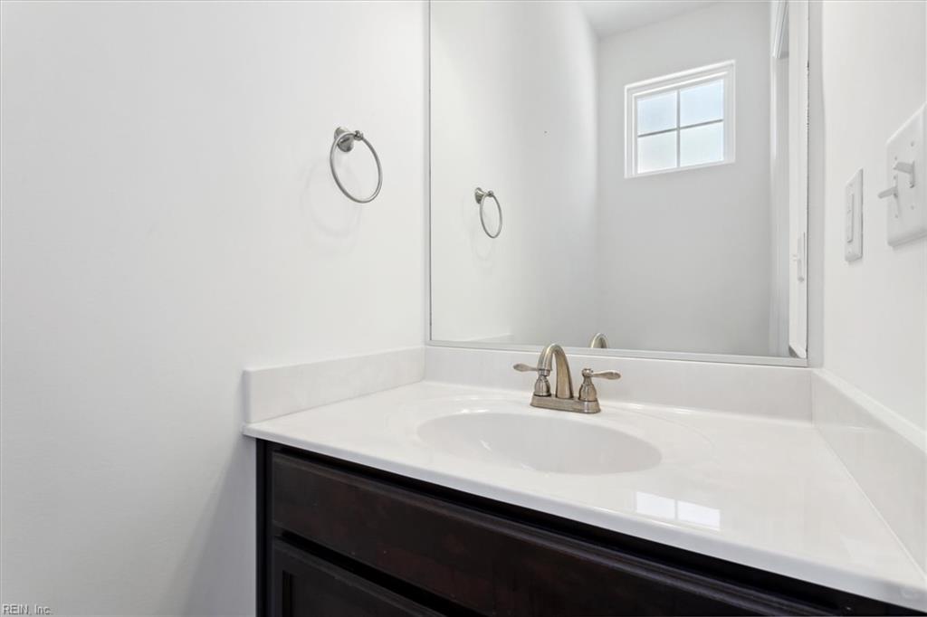 1414 Waltham Ln Property Photo 11