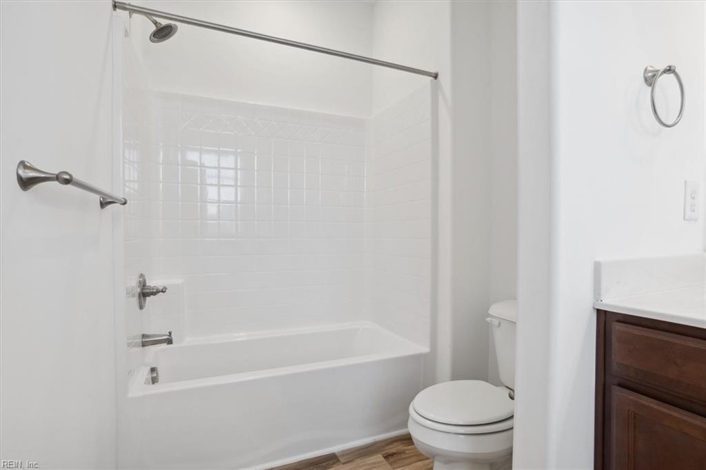 1414 Waltham Ln Property Photo 21