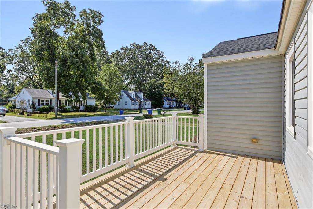 637 74th St Property Photo 5