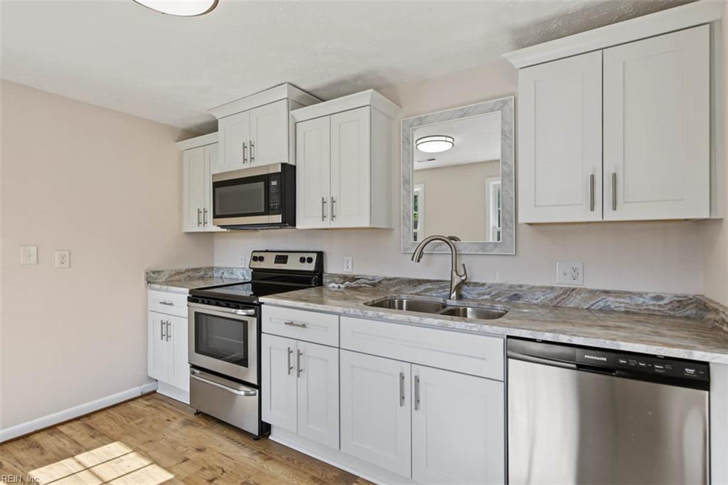 637 74th St Property Photo 14