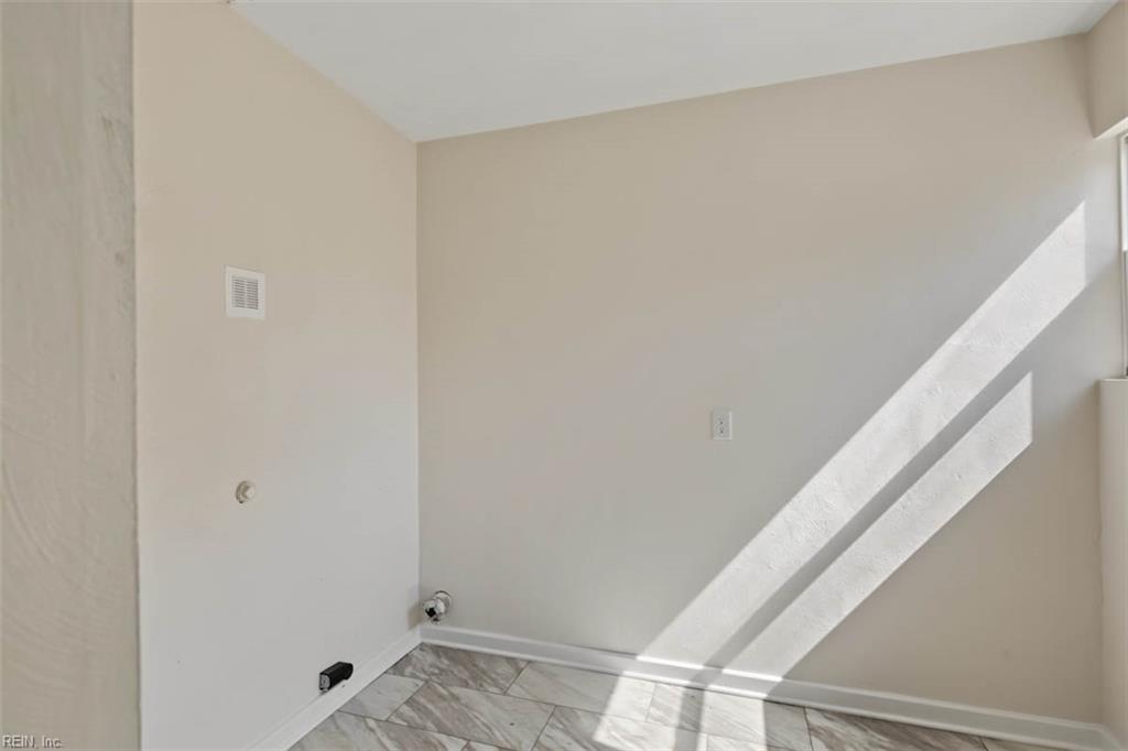 637 74th St Property Photo 16
