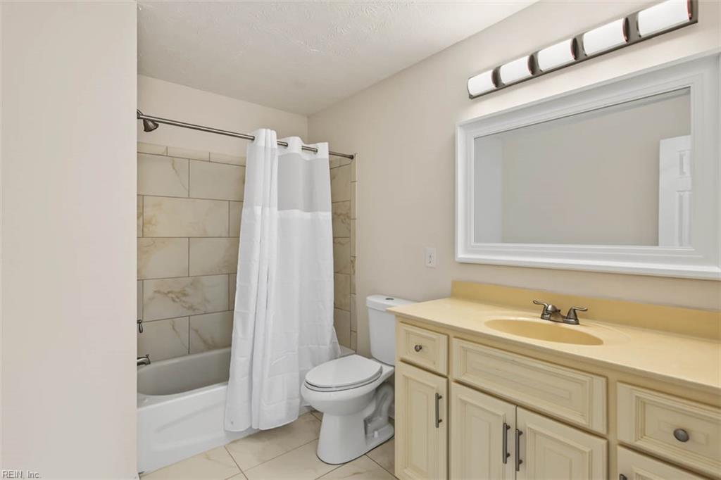 637 74th St Property Photo 23