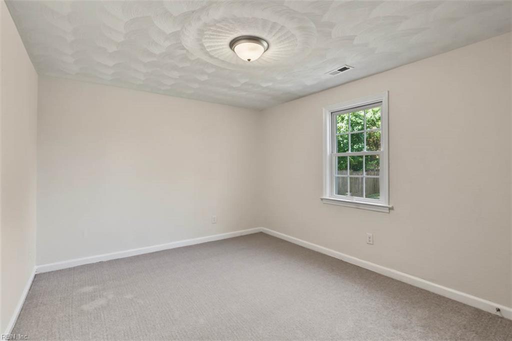 637 74th St Property Photo 24