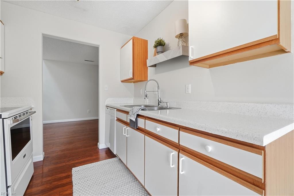 5029 Gatehouse Way Property Photo 15