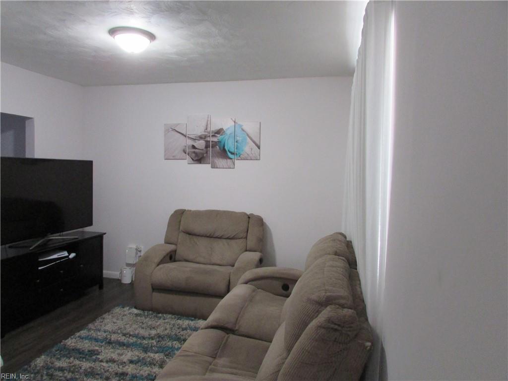 609 Rockingham St Property Photo 2