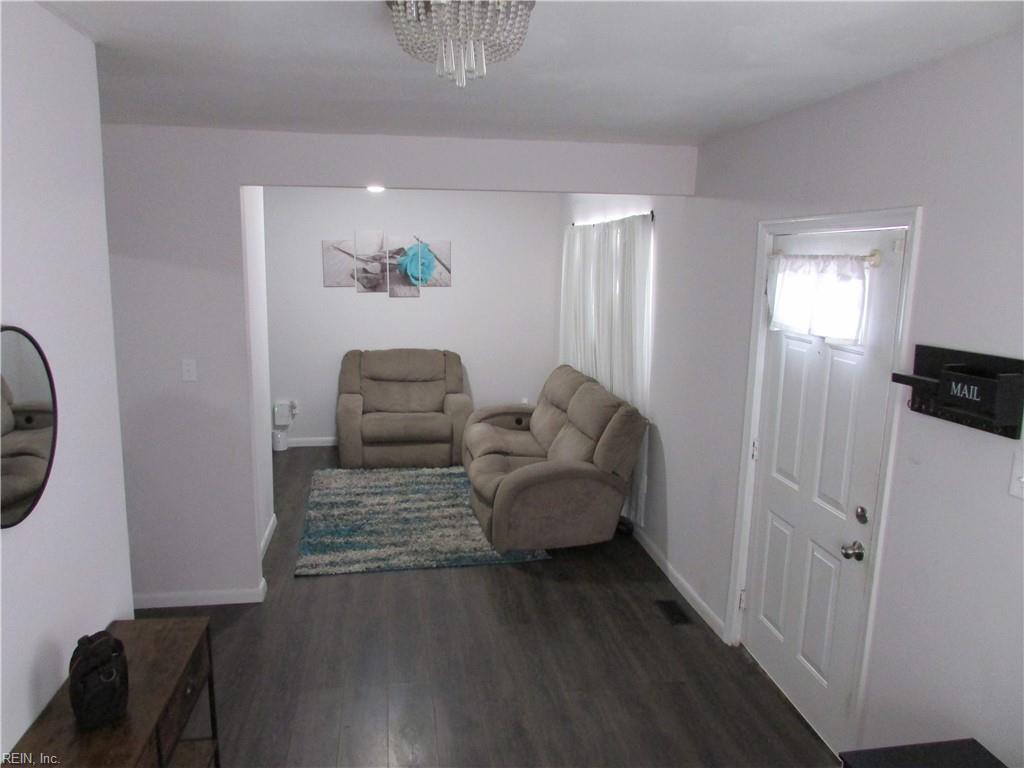 609 Rockingham St Property Photo 3