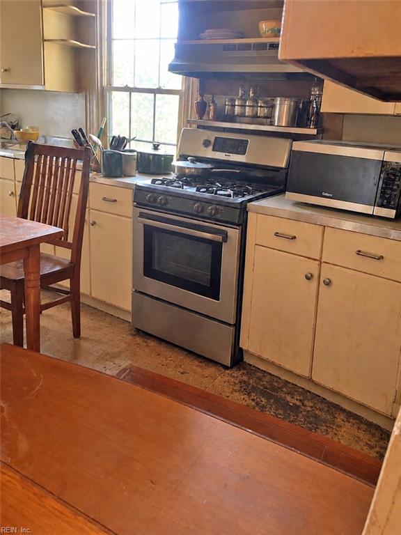 4401 South St Property Photo 6