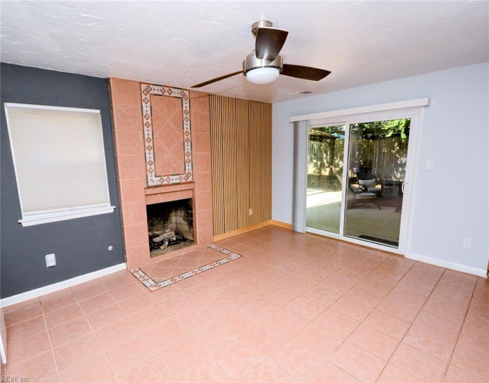 1549 Edgewater Dr Property Photo 3