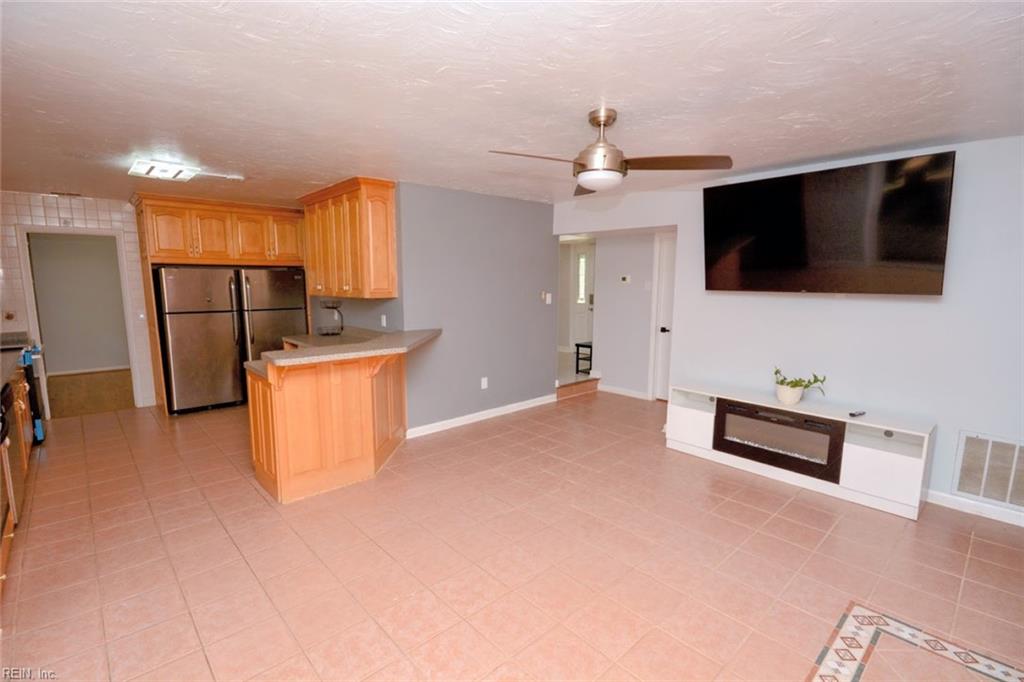 1549 Edgewater Dr Property Photo 5