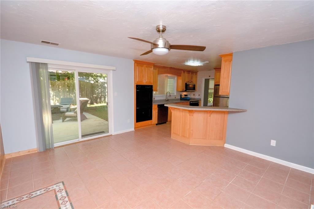 1549 Edgewater Dr Property Photo 6