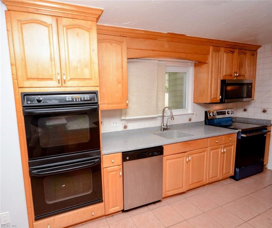 1549 Edgewater Dr Property Photo 8