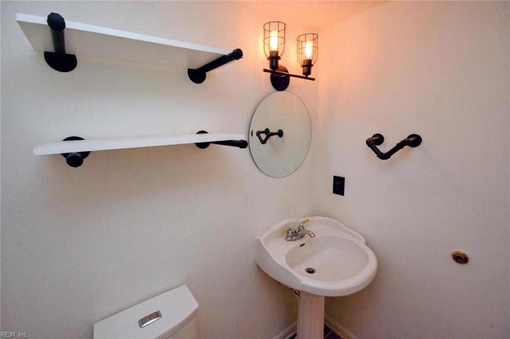 1549 Edgewater Dr Property Photo 20