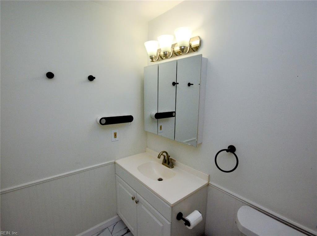 1549 Edgewater Dr Property Photo 37