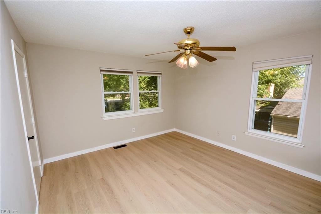 1549 Edgewater Dr Property Photo 39