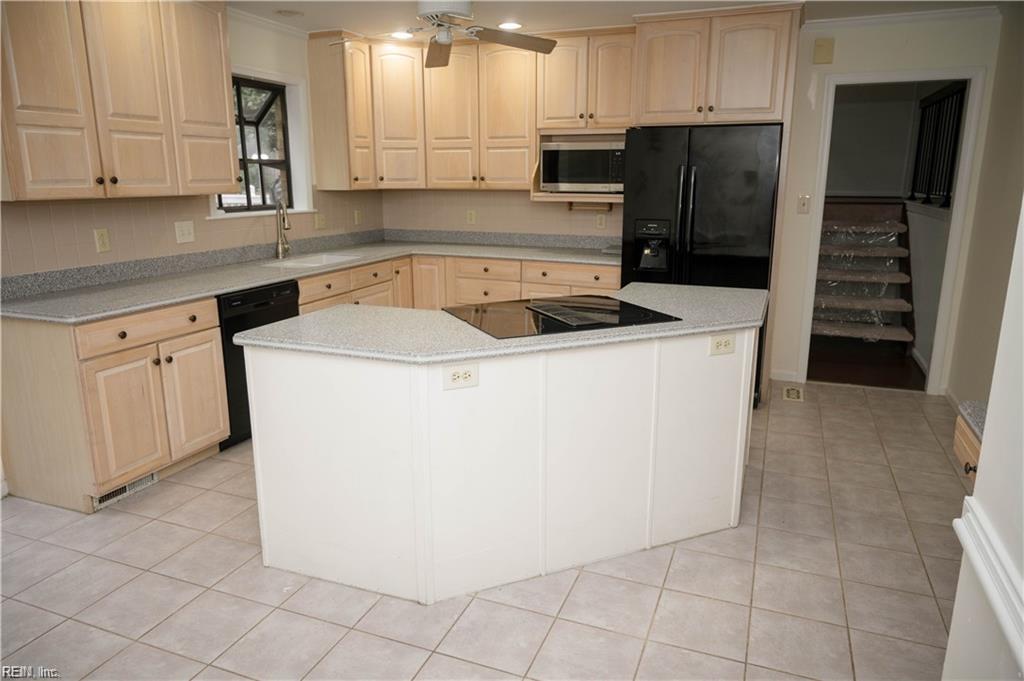 1028 Camino Real S Property Photo 8
